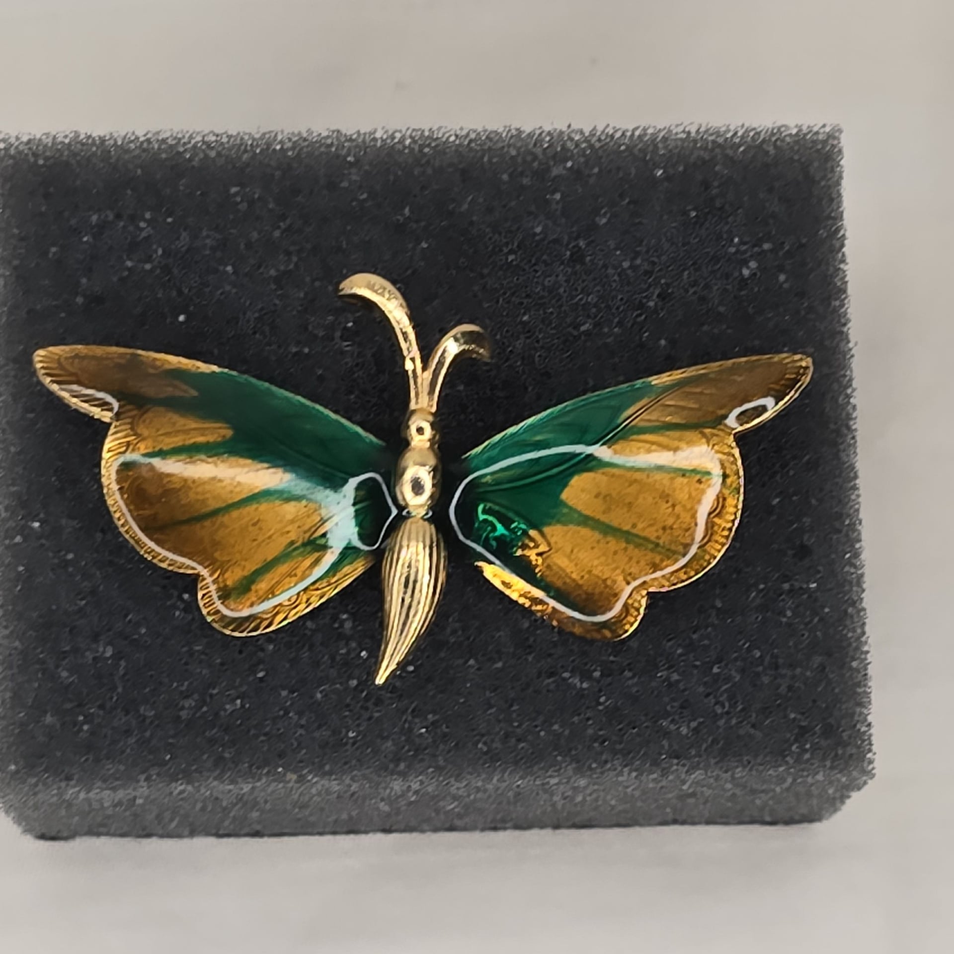 Vintage Krementz Butterfly Brooch With Green Body And Rhinestone Head 25$